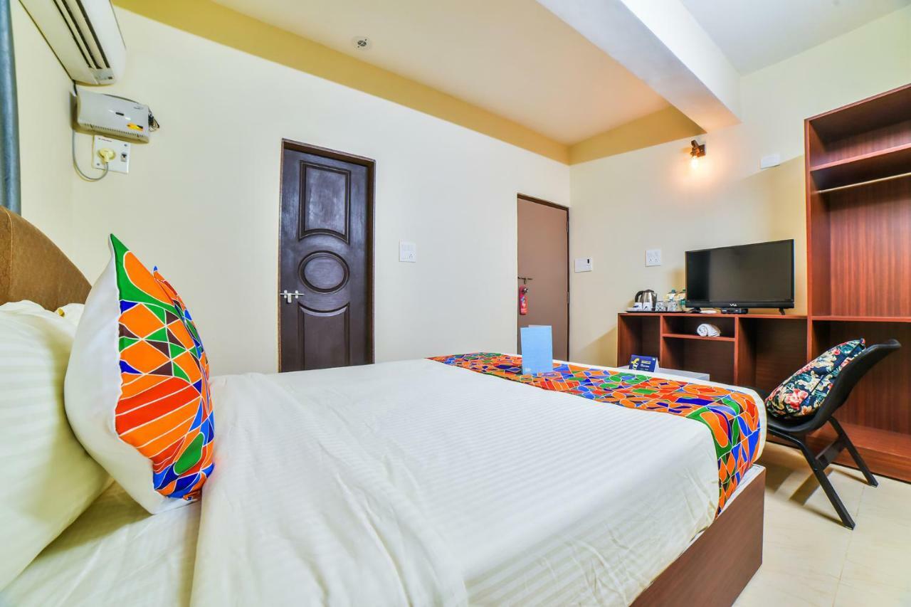 Fabhotel K7 Trends With Pool, Baga Beach - Nr Baga Beach Calangute Exterior photo