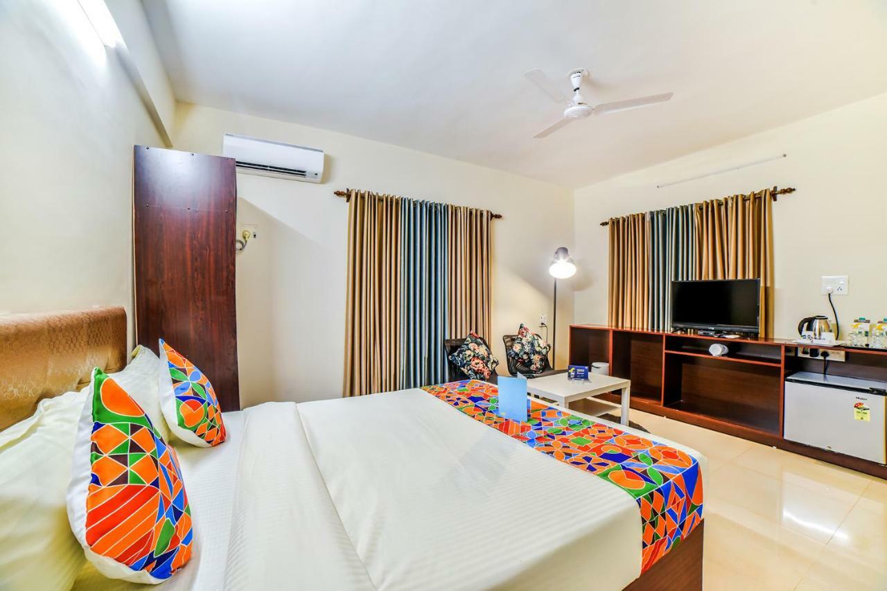 Fabhotel K7 Trends With Pool, Baga Beach - Nr Baga Beach Calangute Exterior photo